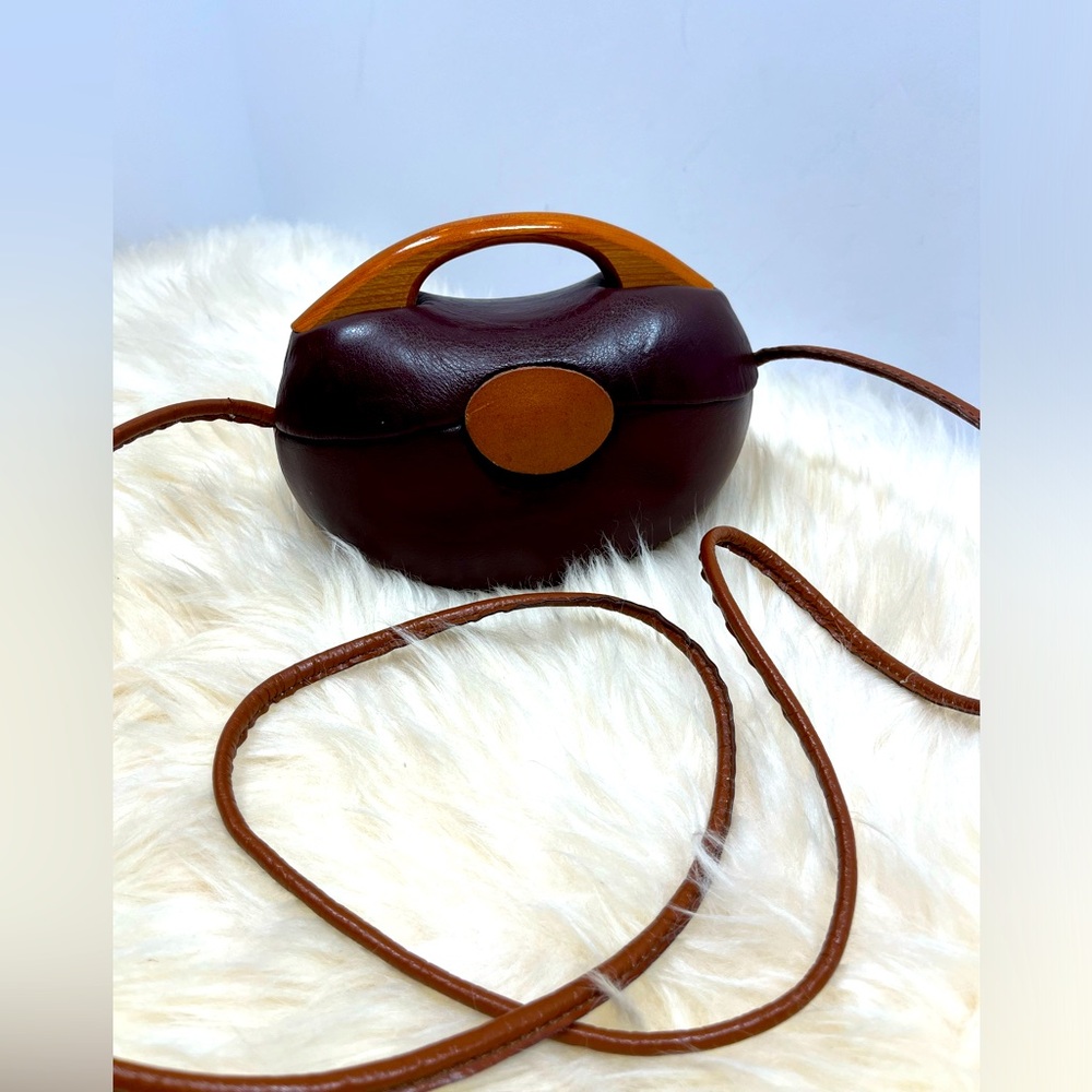 Vintage Sleek & Rare Moulded Leather Hard Body Curved Wood Handle Cuoio Leather